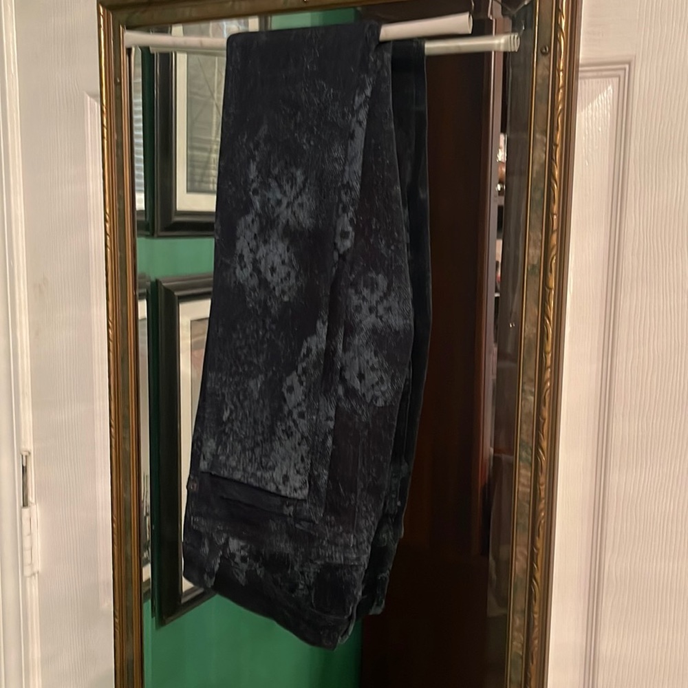 Size 28 Free People dark snake skin skinny Jeans. New without tags